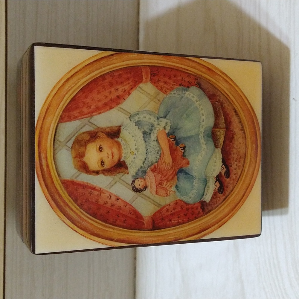 Vintage Reuge Musical Memories Jewelry Box Plays "Memory"